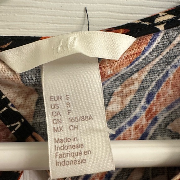 Pattern Dress - Picture 3 of 3